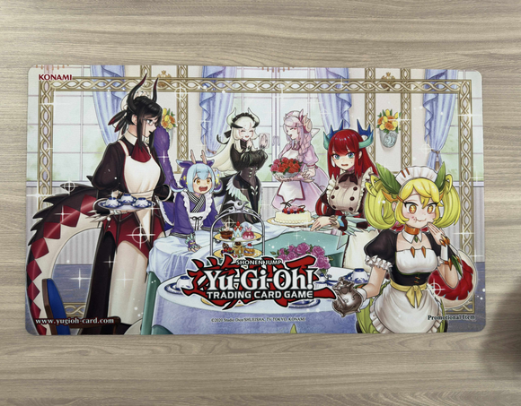 遊戯王 公式 YCS 2025 ドラゴンメイドのお心づくし プレイマット 北米版 予約